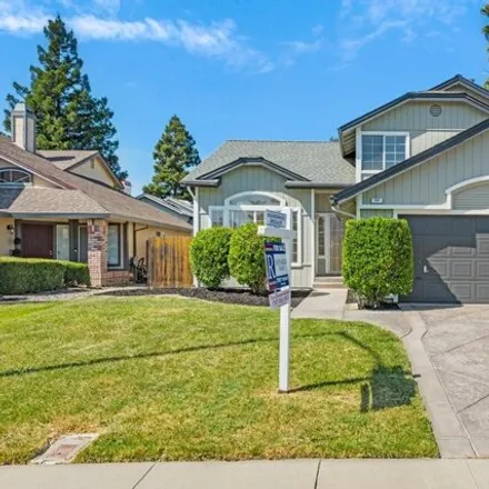 Buy this 4 bed house on 785 Bluebird Drive in Vacaville, CA 95687
