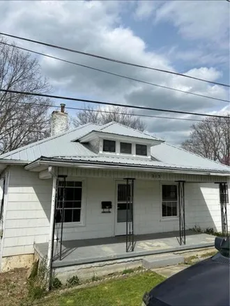 Buy this 3 bed house on 223 Hillcrest Street in Harrodsburg, KY 40330