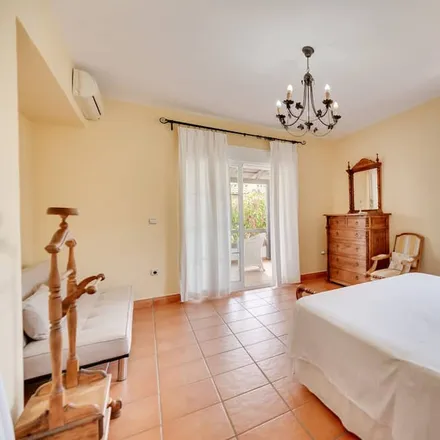 Rent this 5 bed house on Iglesia San Pedro de Alcántara in Plaza de la Iglesia, 29670 Marbella