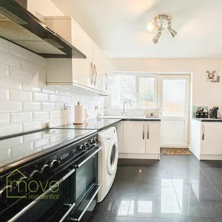 Image 2 - Knowl Hey Road, Knowsley, L26 9XA, United Kingdom - Townhouse for sale