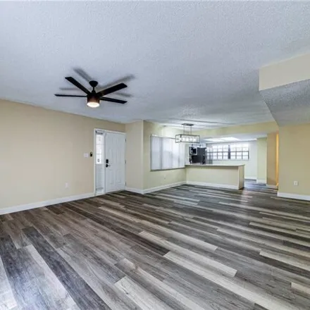 Image 3 - 928 5th Street, Clermont, FL 34711, USA - Condo for sale