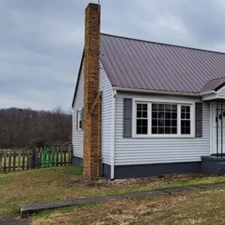 Buy this 3 bed house on Cambridge Drive in Flatwoods, KY 41139