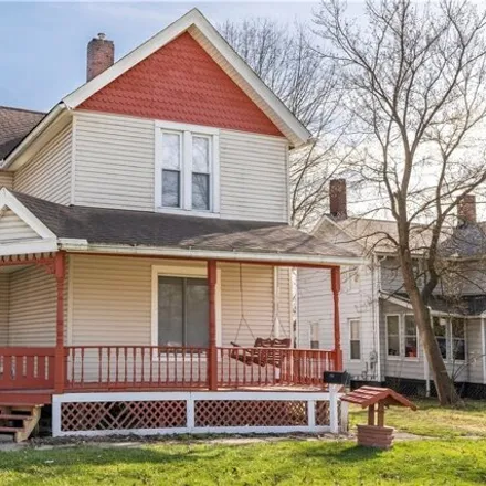Buy this 4 bed house on 528 King Street in Ravenna, OH 44266