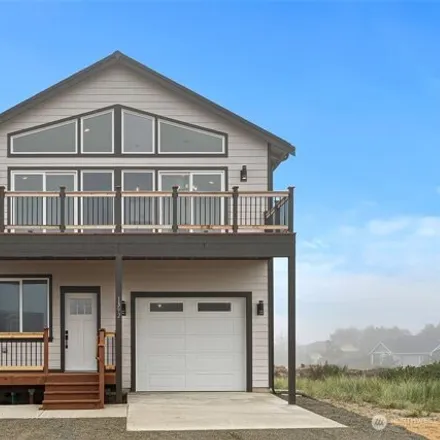Buy this 3 bed house on 1401 North Jetty Avenue Southwest in Ocean Shores, Grays Harbor County