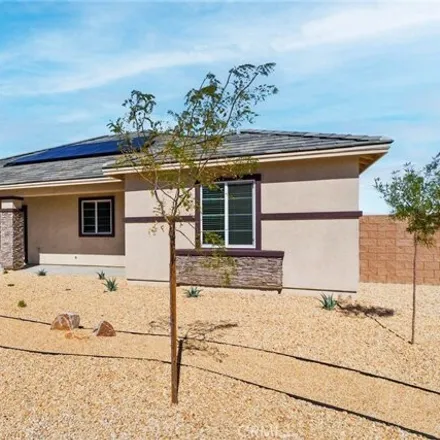 Image 2 - 11258 Farley Ln, Victorville, California, 92392 - House for sale