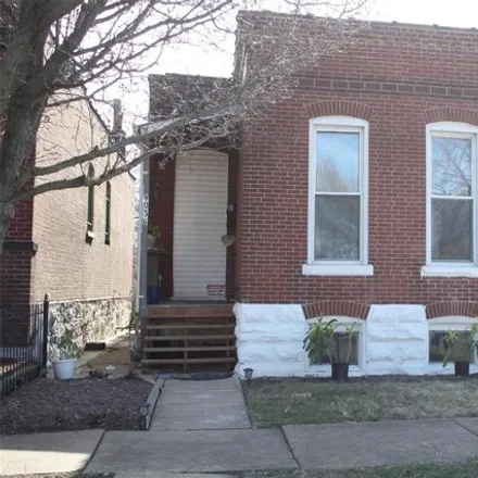 Buy this 2 bed house on 4052 Garfield Avenue in St. Louis, MO 63113