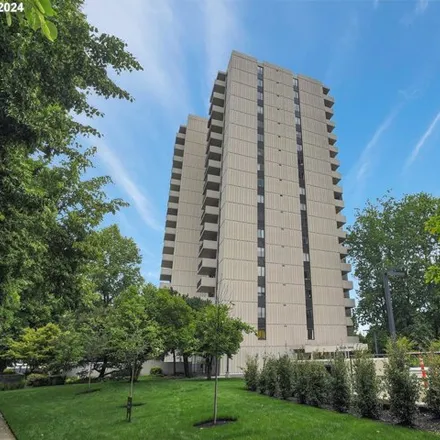 Buy this 2 bed condo on Lincoln Tower in 2211 Southwest 1st Avenue, Portland