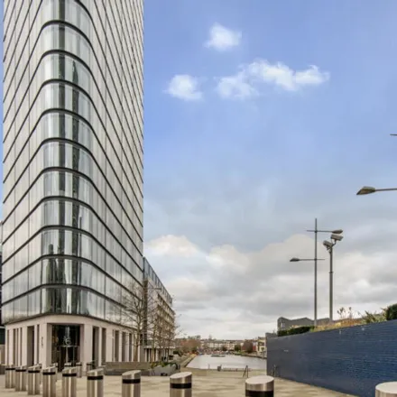 Buy this 3 bed apartment on City Road in London, EC1V 1JX