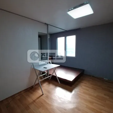 Rent this studio apartment on 서울특별시 강남구 개포동 1231-16