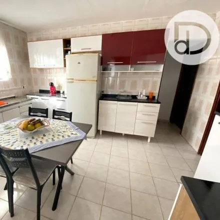 Buy this 2 bed house on Rua Manoel Matheus 272 in Centro, Vinhedo - SP