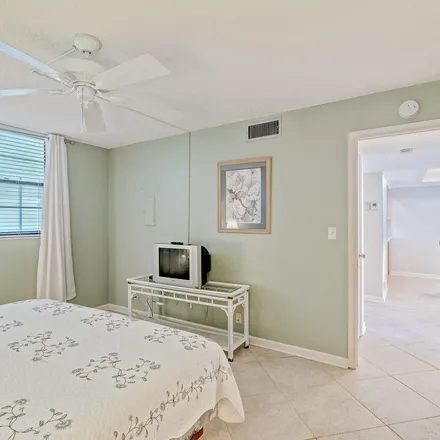 Image 8 - 916 Ocean Drive, Juno Beach, Palm Beach County, FL 33408, USA - Apartment for rent