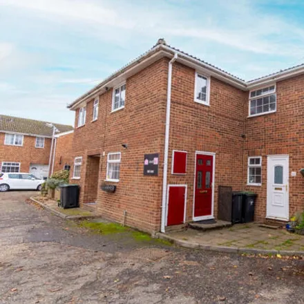 Buy this 2 bed townhouse on Spencer Close in Stansted Mountfitchet, CM24 8AN