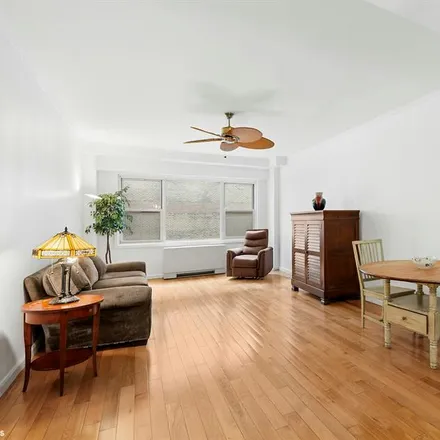 Buy this studio apartment on 440 EAST 62ND STREET 17G in New York