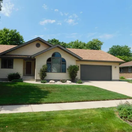 Buy this 3 bed house on 2980 37th Avenue in Columbus, NE 68601