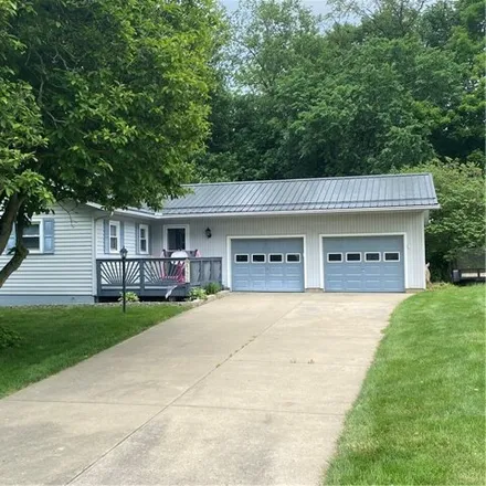 Buy this 3 bed house on 300 Kelly Circle in Muskingum County, OH 43701