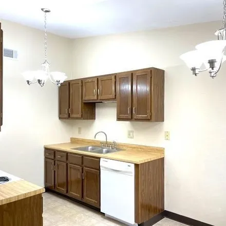 Image 4 - 87 Peachtree Lane, Fairview Heights, IL 62208, USA - Condo for rent