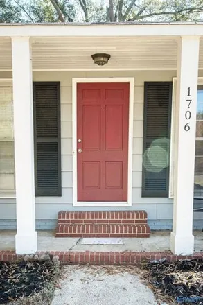 Buy this 3 bed house on 1706 Summerlane Se in Decatur, Alabama