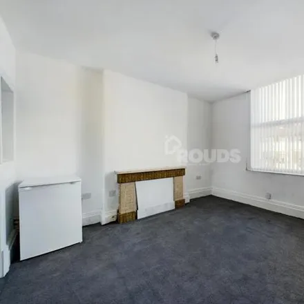 Image 6 - Thorneycroft Lane / Bushbury Rd, Thorneycroft Lane, Park Village, WV10 0NF, United Kingdom - Apartment for rent