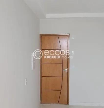Buy this 2 bed apartment on Rua Almirante Barroso in Tubalina, Uberlândia - MG