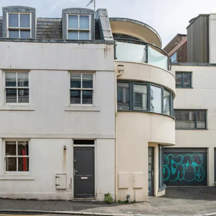 Buy this 3 bed townhouse on Little Preston Street in Brighton, BN1 2HQ