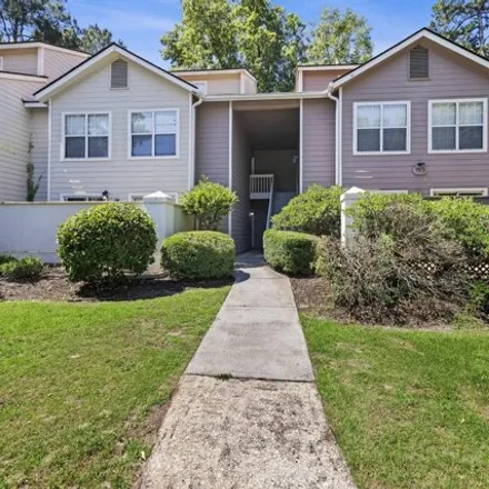 Buy this 2 bed condo on 7999 Edgebrook Circle in Forest Hills, North Charleston