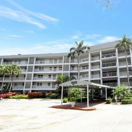 Buy this 3 bed condo on 3964 West Palm Aire Drive in Pompano Beach, FL 33069