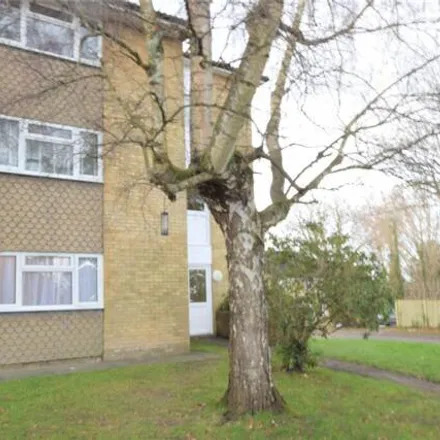 Rent this 2 bed room on Chenies Close in Royal Tunbridge Wells, TN2 5LN