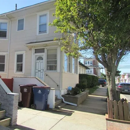 Rent this 3 bed house on 6135 Monmouth Avenue in Ventnor City, NJ 08406
