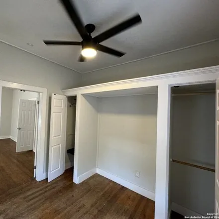 Image 8 - 421 East Locust Street, San Antonio, TX 78212, USA - Apartment for rent