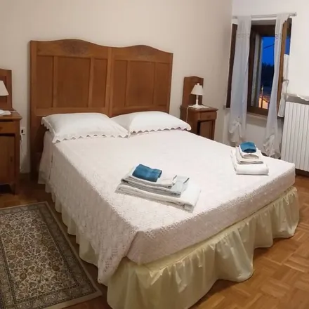 Rent this 3 bed house on Costermano in Via Primo Maggio, 37010 Costermano sul Garda VR