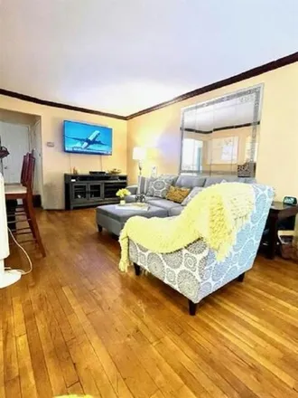 Image 6 - 743 East 102nd Street, New York, NY 11236, USA - House for sale