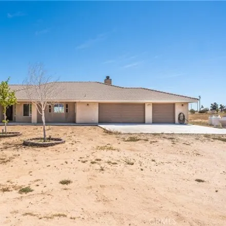 Buy this 5 bed house on 11377 Oxford Rd in Phelan, California