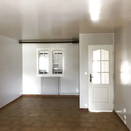 Rent this 6 bed apartment on 28 Rue de Solignac in 87000 Limoges, France