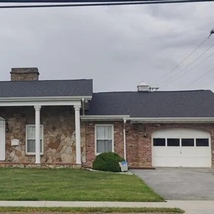Buy this 4 bed house on 121 North Johnston Street in Princeton, WV 24740