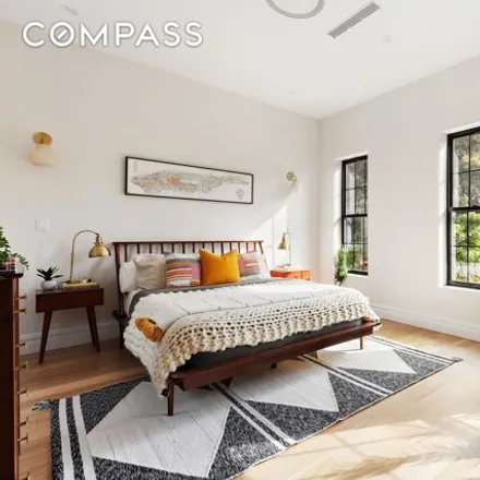 Image 5 - 116 Cooper Street, New York, NY 11207, USA - Townhouse for sale