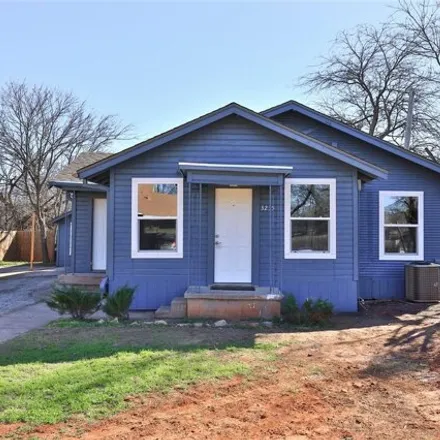 Buy this 3 bed house on 3229 South 9th Street in Abilene, TX 79605
