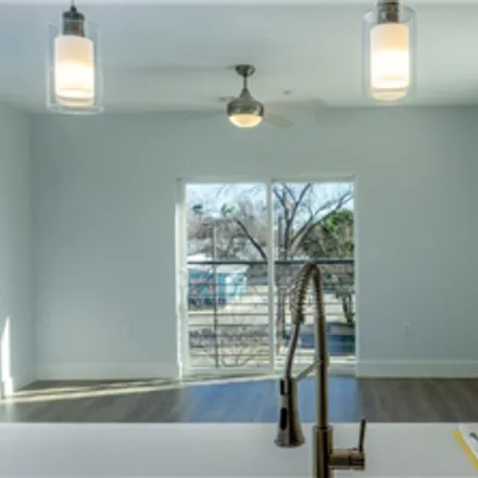 Image 6 - EastGate Condominiums, 2213 Poquito Street, Austin, TX 78722, USA - Condo for rent