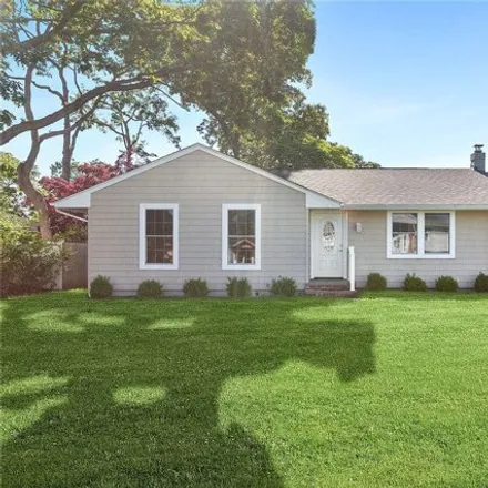 Buy this 3 bed house on 6 Whiting Road in Southampton, East Quogue