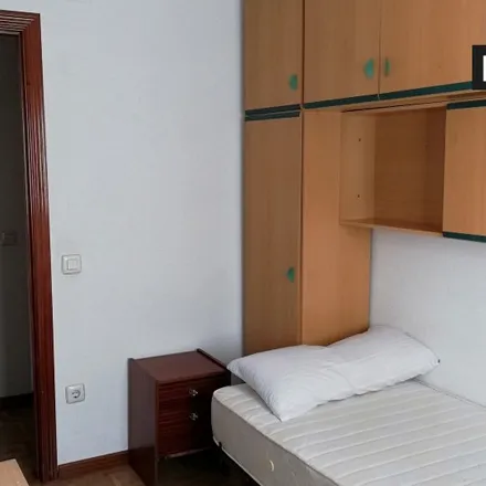 Rent this 1 bed room on Centro Municipal Integrado "Julián Sánchez El Charro" in Calle Alfonso de Castro, 37005 Salamanca