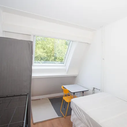 Rent this 4 bed room on Albert Rousselstraat 14A in 2551 ZM The Hague, Netherlands