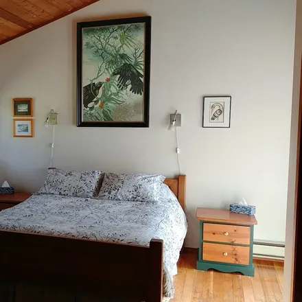 Rent this 2 bed house on Tofino in BC V0R 2Z0, Canada
