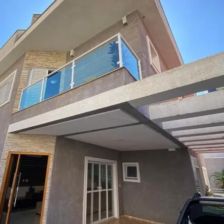 Rent this 3 bed house on Avenida das Açucenas in Jardim Adelaide, Cajamar - SP