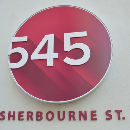 Image 2 - 545 Sherbourne, 545 Sherbourne Street, Old Toronto, ON M4Y 1J2, Canada - Apartment for rent