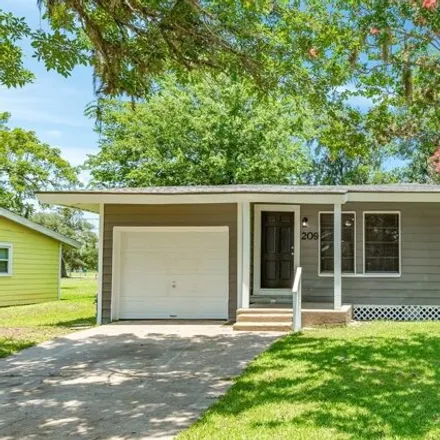 Buy this 3 bed house on 299 Center Way in Lake Jackson, TX 77566