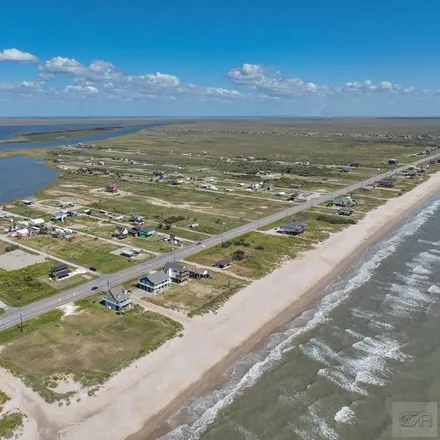 Image 3 - 998 Austin Drive, Gilchrist, Galveston County, TX 77650, USA - House for sale