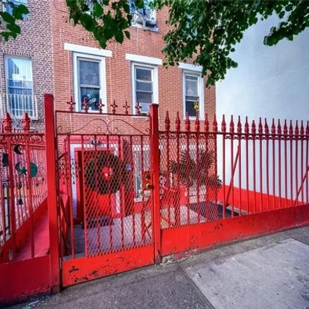 Image 3 - 439 East 116th Street, New York, NY 10035, USA - House for sale