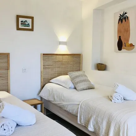 Rent this 2 bed apartment on 13260 Cassis