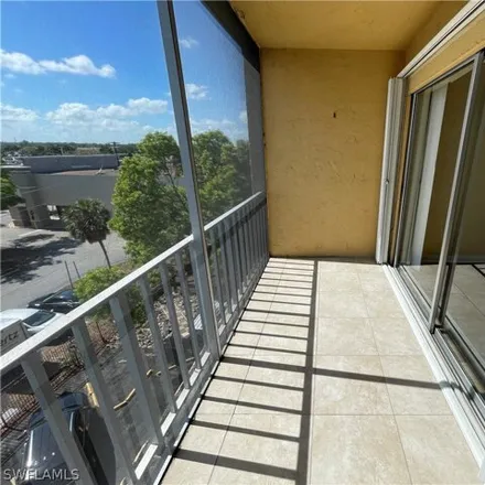 Image 8 - Towers Condominiums, 2366 East Mall Drive, Fort Myers, FL 33901, USA - Condo for rent