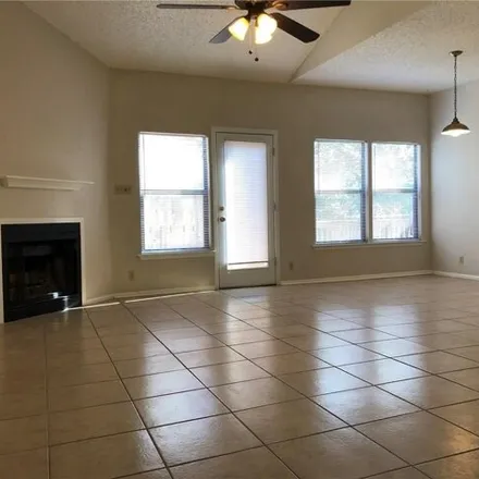 Image 4 - 7109 Silver Dale Drive, Austin, TX 78736, USA - Townhouse for rent