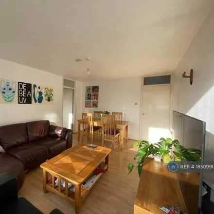 Rent this 3 bed apartment on St Brelades Court in Balmes Road, London
